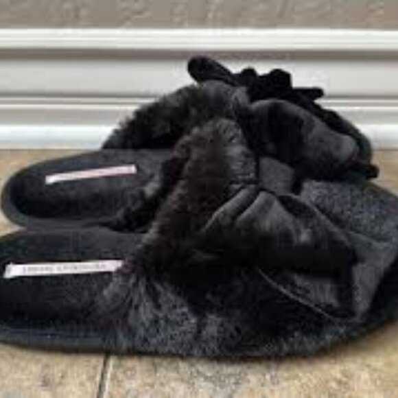 Victoria Secret Fuzzy Bow Slippers Size S - Picture 9 of 9